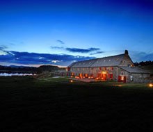 instants-absolus-auvergne-ecolodge-huis-in-de-avond-220x190.jpg