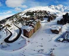 BEAR-LODGE skivakantie frankrijk wintersport luxe catered chalets arc 1950